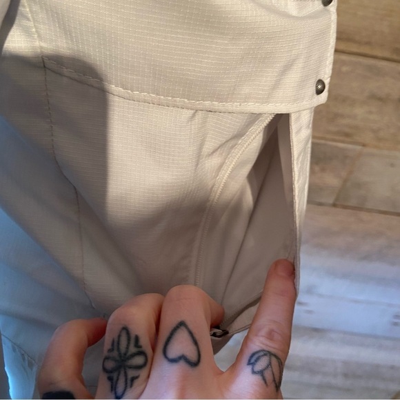 Columbia women’s  white‎ zip up hooded jacket in size x-small - Picture 7 of 13